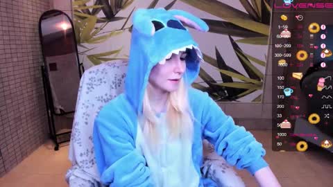 Snapshot of fleximona chatting on February 1, 2026, 9:52 am FlexiMona online show from February 1, 2026, 9:52 am