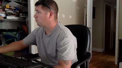 Snapshot of flguy_mike chatting on February 5, 2025, 7:31 pm FL guy online show from February 5, 2025, 7:31 pm