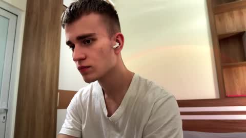 Snapshot of flikyy chatting on February 4, 2026, 7:25 am flikyy online show from February 4, 2026, 7:25 am