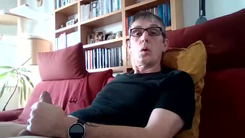 Snapshot of flinx71 chatting on April 1, 2026, 6:14 am Ralf online show from April 1, 2026, 6:14 am