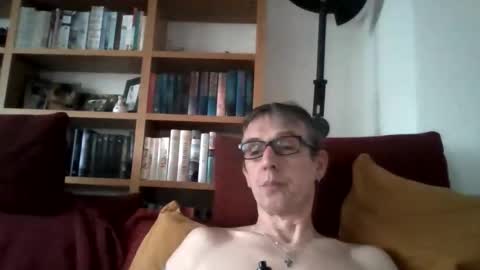 Snapshot of flinx71 chatting on April 13, 2026, 5:24 am Ralf online show from April 13, 2026, 5:24 am