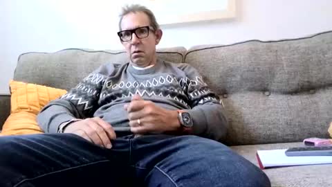 Flickrbrite online show from February 17, 2025, 7:10 pm