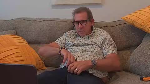 Flickrbrite online show from September 23, 2025, 7:17 pm