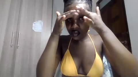 flirty_arrya online show from June 22, 2026, 7:05 am
