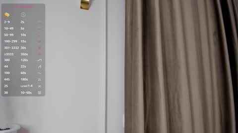 Emely  online show from November 4, 2025, 6:56 am