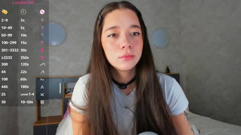 Emely  online show from June 17, 2026, 4:37 am