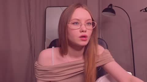 Snapshot of floralarsson chatting on May 11, 2026, 4:04 pm hey there guys im Flora no not the one from WInx. But I love magical stuff and especially I love nature. I dont know I thin online show from May 11, 2026, 4:04 pm