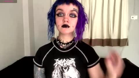 Snapshot of floralfable chatting on February 5, 2026, 8:52 am Flora online show from February 5, 2026, 8:52 am