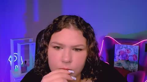 florenceanderson_ online show from September 14, 2025, 9:08 am