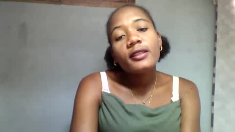 florencia011 online show from February 12, 2025, 7:55 am