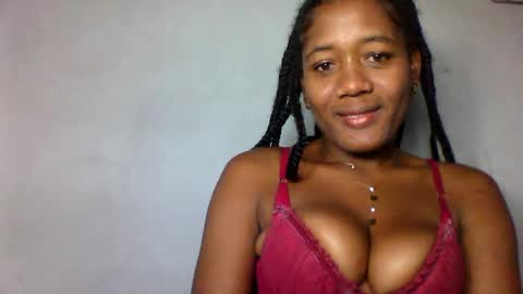 florencia011 online show from March 11, 2025, 9:02 am