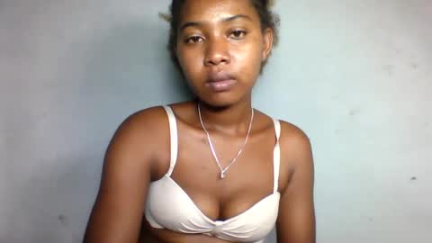 florencia011 online show from March 12, 2025, 6:22 pm