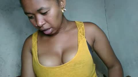 florencia011 online show from October 31, 2025, 3:13 pm