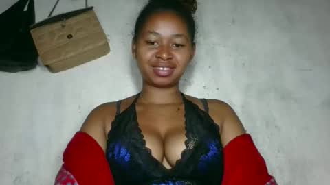 florencia011 online show from November 8, 2025, 9:13 pm