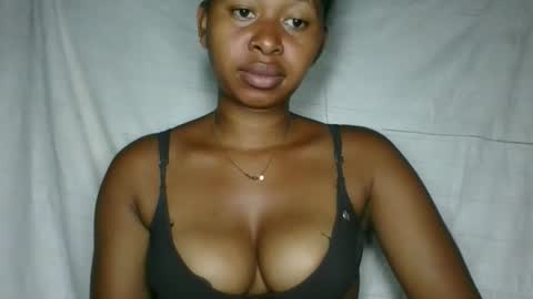 florencia011 online show from November 23, 2025, 3:28 am