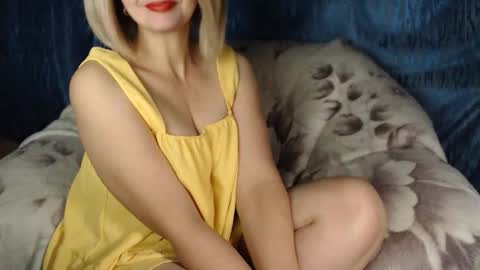 Snapshot of floretdiana chatting on October 21, 2025, 8:53 pm floretdiana online show from October 21, 2025, 8:53 pm