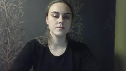 Snapshot of flower_bluee chatting on December 19, 2025, 1:51 pm Ambika 3 online show from December 19, 2025, 1:51 pm