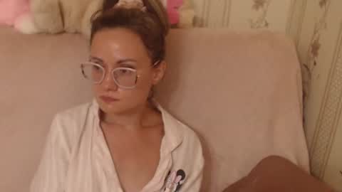 say meow and send tip  online show from July 16, 2026, 9:43 pm