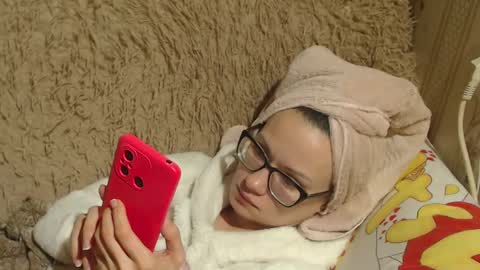 Snapshot of flowercandydoll13 chatting on January 20, 2025, 9:11 pm say meow and send tip online show from January 20, 2025, 9:11 pm