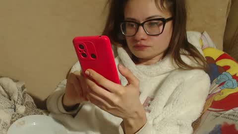 Snapshot of flowercandydoll13 chatting on March 3, 2025, 6:44 pm say meow and send tip online show from March 3, 2025, 6:44 pm