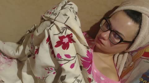 Snapshot of flowercandydoll13 chatting on March 8, 2025, 12:55 am say meow and send tip online show from March 8, 2025, 12:55 am