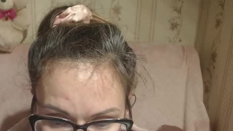 say meow and send tip  online show from November 26, 2025, 9:49 pm