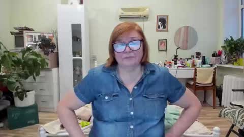 Flowerlower online show from December 18, 2025, 12:55 pm