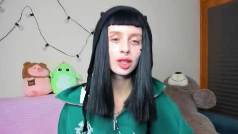 Snapshot of flowerofsin2001 chatting on October 2, 2025, 3:52 pm Flower online show from October 2, 2025, 3:52 pm