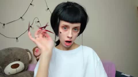 Snapshot of flowerofsin2001 chatting on October 11, 2025, 4:05 pm Flower online show from October 11, 2025, 4:05 pm