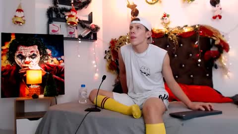 flowers109 online show from December 14, 2024, 9:45 pm