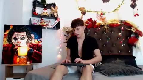 flowers109 online show from December 31, 2024, 10:12 pm