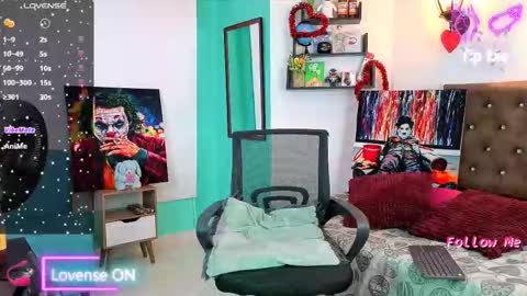 flowers109 online show from September 15, 2025, 10:10 pm