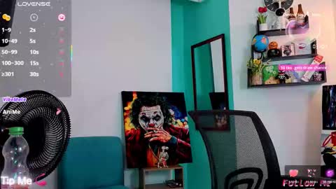 flowers109 online show from November 25, 2025, 10:54 pm