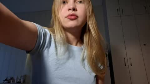 flowflirtx online show from May 24, 2026, 1:05 pm