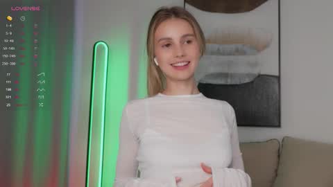 Adeline online show from September 30, 2025, 3:55 am