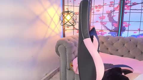  FLUFFY BUBBLE  online show from November 24, 2025, 4:12 am