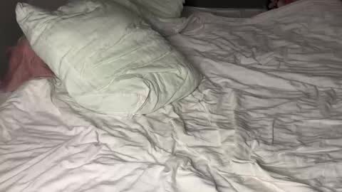 fluffy_bunnyxxx online show from October 18, 2025, 8:42 pm