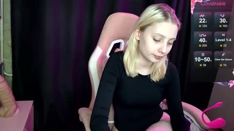 Snapshot of fluffy_cloude chatting on November 19, 2025, 12:38 pm fluffy_cloude online show from November 19, 2025, 12:38 pm