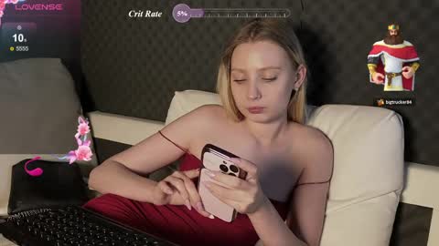 fluffy_cloude online show from May 29, 2026, 6:50 pm