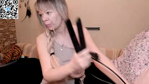 Snapshot of fluffy_duffy962 chatting on May 13, 2026, 9:22 pm Irene online show from May 13, 2026, 9:22 pm