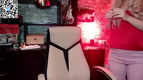 Snapshot of fluffy_duffy962 chatting on May 20, 2026, 8:48 pm Irene online show from May 20, 2026, 8:48 pm