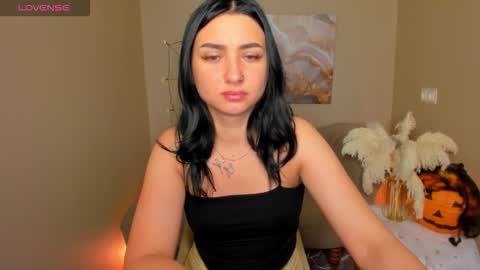 Lina online show from October 26, 2025, 11:31 pm