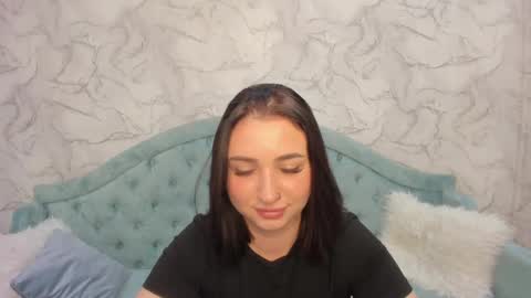 Lina online show from April 28, 2026, 12:09 am