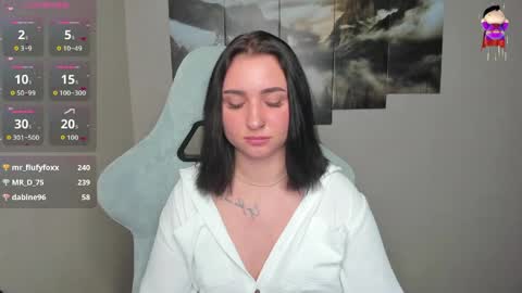 Lina online show from May 18, 2026, 4:07 am