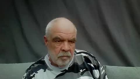 Snapshot of flutto chatting on May 2, 2026, 11:37 am flutto online show from May 2, 2026, 11:37 am