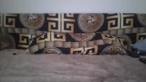 flylen online show from September 12, 2025, 2:44 am