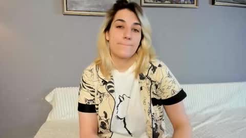 Ellie online show from December 15, 2025, 5:55 am