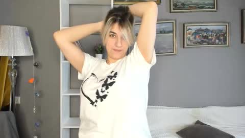 Ellie online show from December 16, 2025, 5:23 am