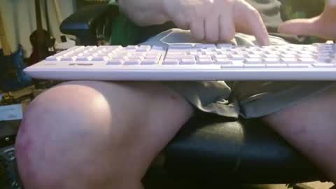 Snapshot of fooman103 chatting on April 10, 2026, 6:07 am Fooman1007 online show from April 10, 2026, 6:07 am