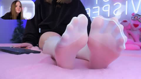 Snapshot of footfetish_baby chatting on January 12, 2025, 9:51 pm Molly online show from January 12, 2025, 9:51 pm